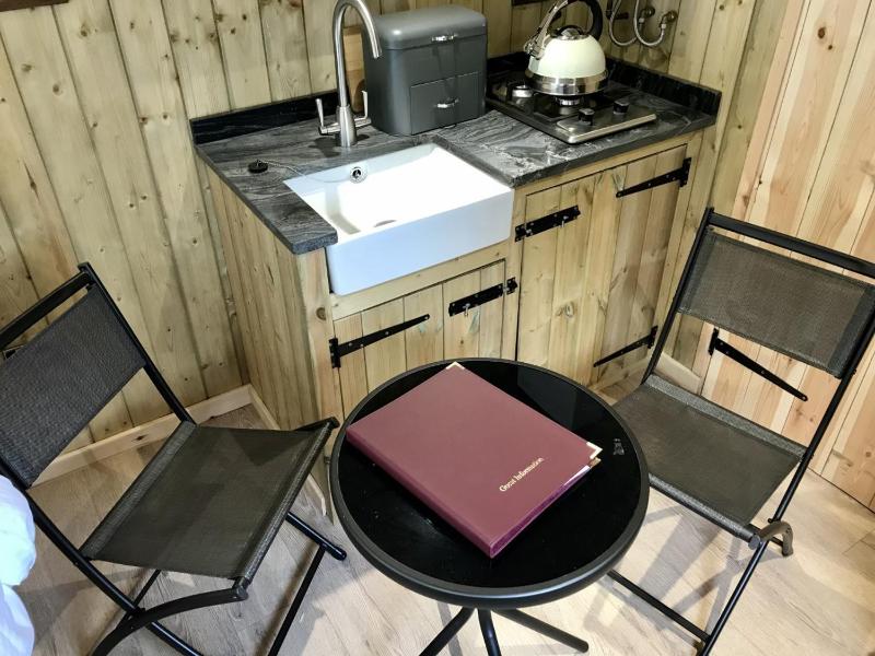 One-Bedroom Chalet image 4