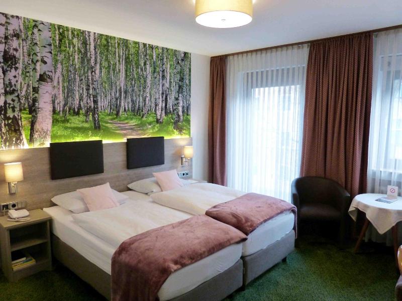 Deluxe Double Room image 3