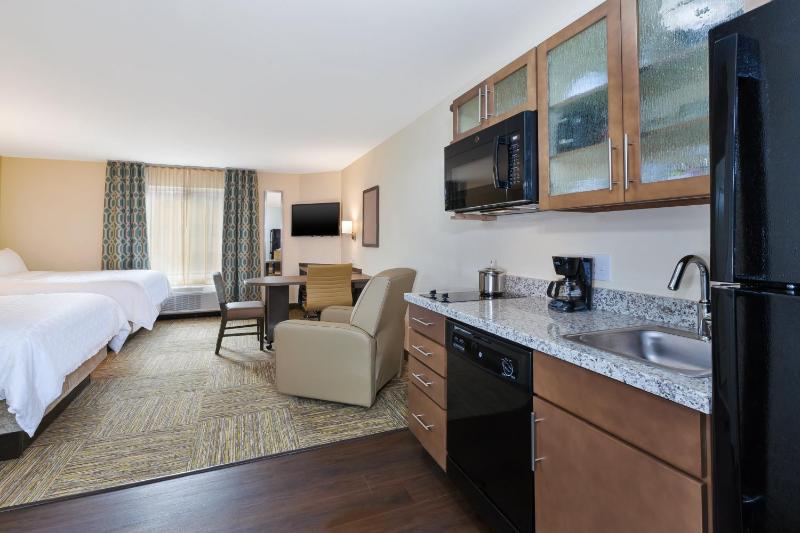 Studio Suite with Two Queen Beds image 2