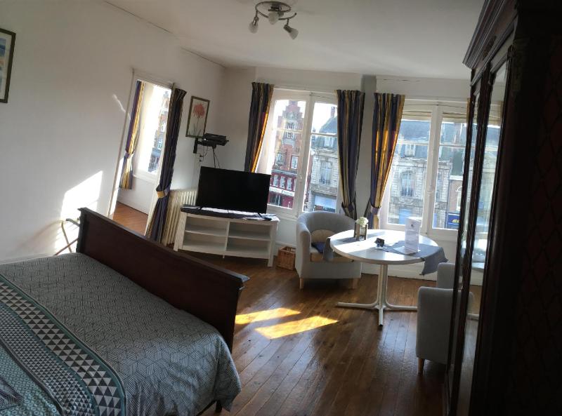 Large Double Room image 4