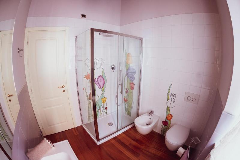 Superior Triple Room image 3