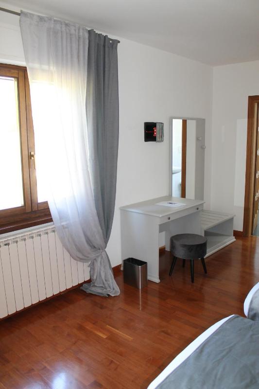 Triple Room with Private Bathroom image 3