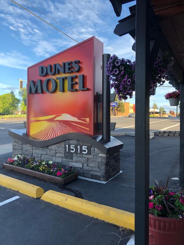 Dunes Motel - Bend - image 12
