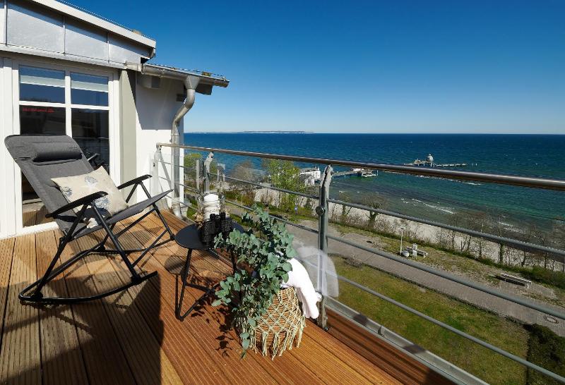 Junior Suite with Sea View image 4