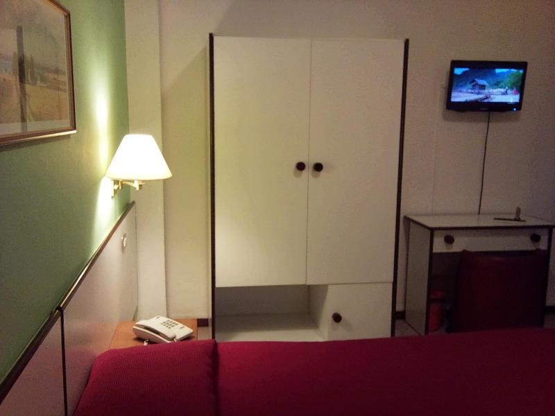 Double Room with Private Bathroom image 2