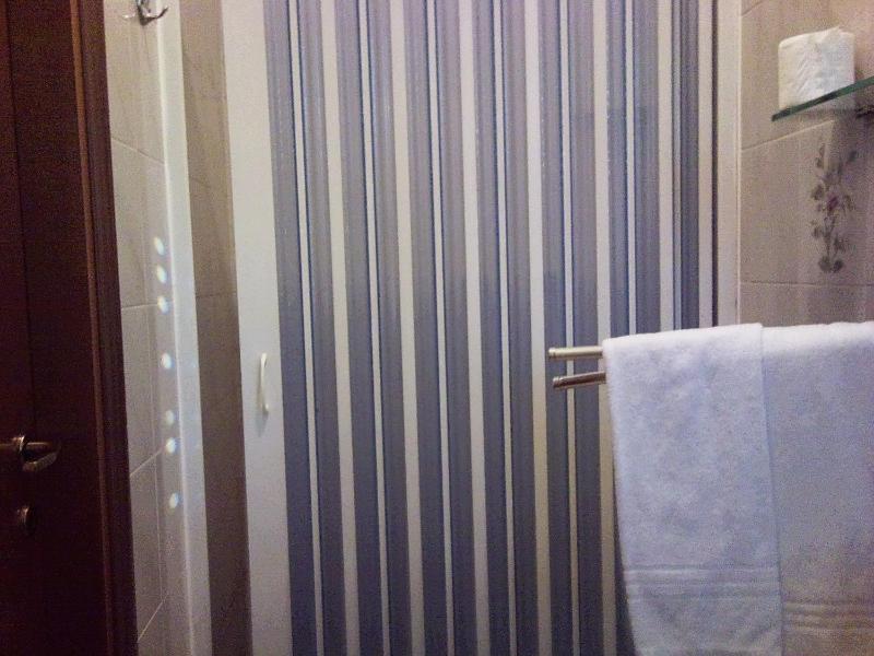 Single Room with Private Bathroom image 2