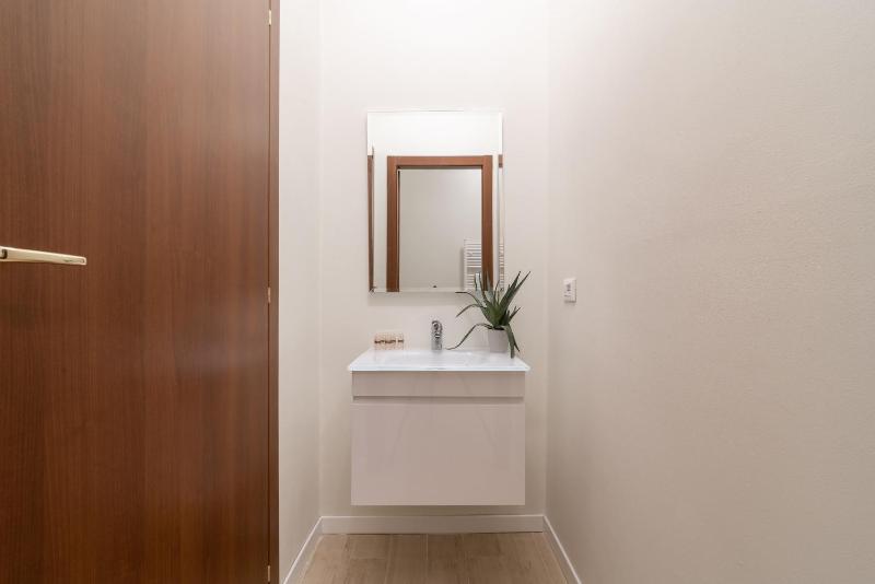 Apartment with Canal View image 3