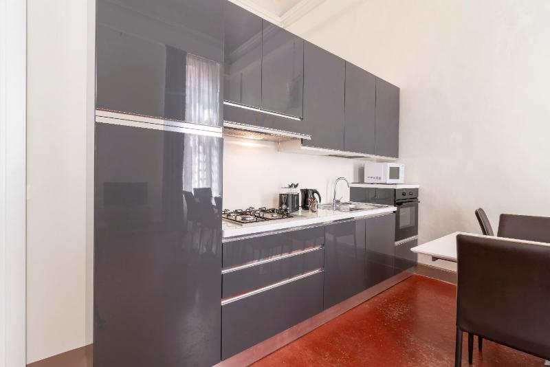 Apartment with Balcony with Canal View image 3