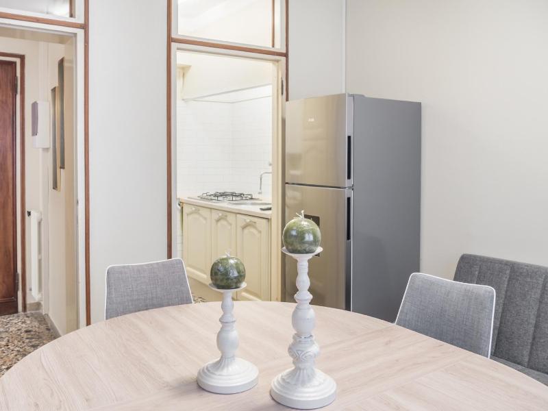 Apartment with Canal View image 3