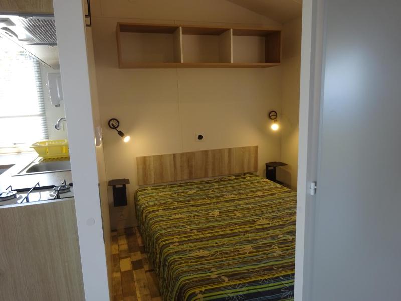 Three-Bedroom Mobile Home (4 - 6 Adults) image 3
