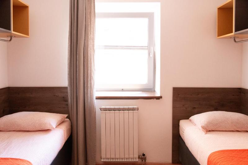 Twin Room with Shared Bathroom image 3