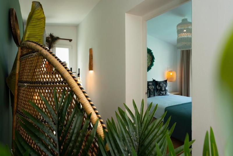 Double Room with Sea View image 4