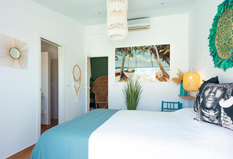 Double Room with Sea View image 3