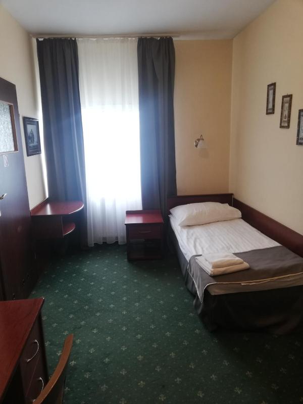 Single Room image 2