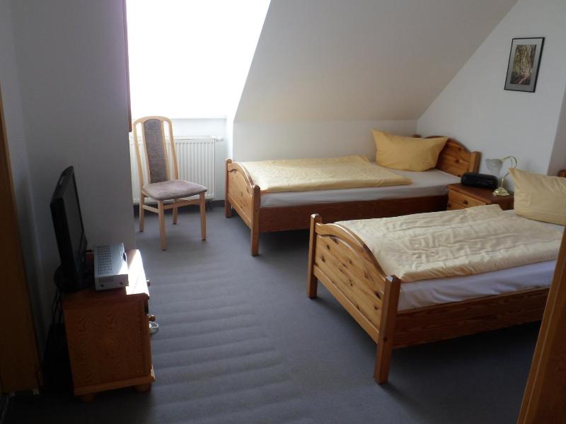 Single Room image 3