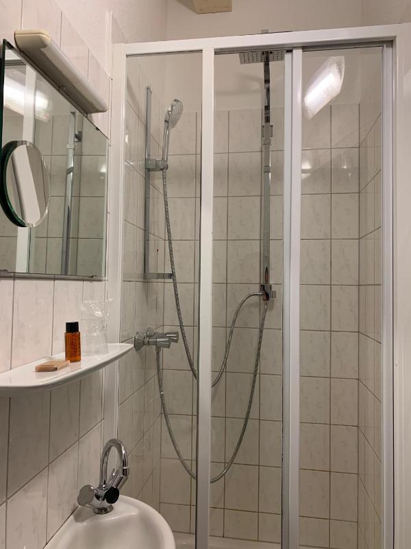 Double or Twin Room image 2