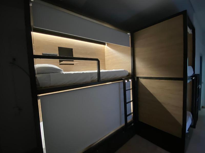 Bed in 4-Bed Mixed Dormitory Room with Private Bathroom image 2