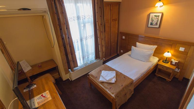 Single Room image 3