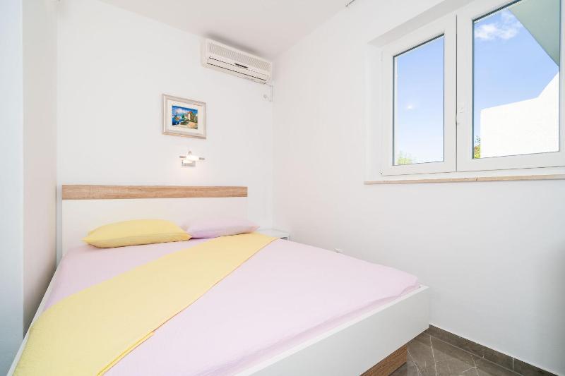 Standard Double Room with Patio and Garden View image 1