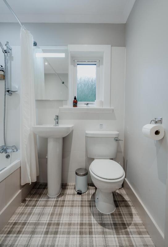 Double Room image 4