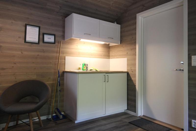 Cottage with Shared Bathroom image 4