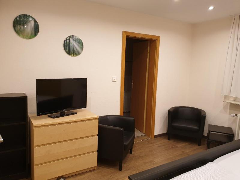 Double Room image 4