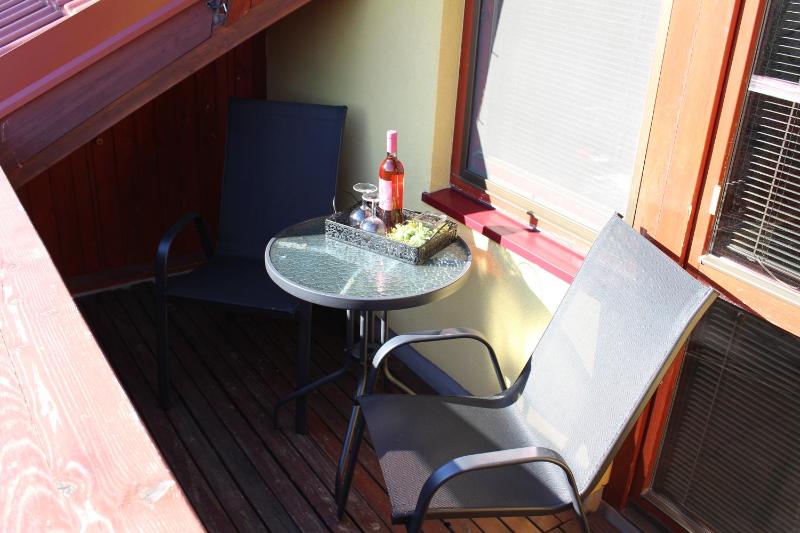 Triple Room with Balcony image 3