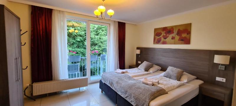 Double Room with Balcony image 2