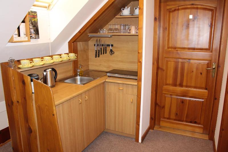 Triple Room with Balcony image 2