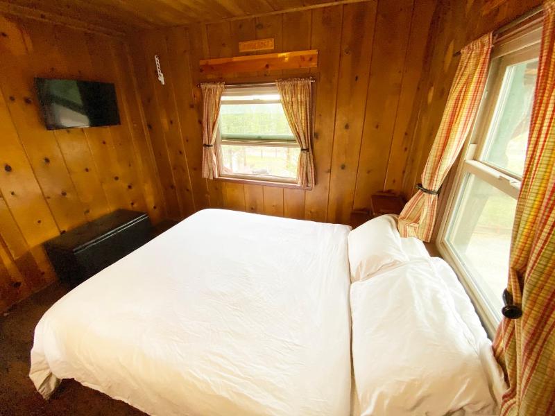 ITH Big Bear Lake Hostel & Retreat Center - image 47