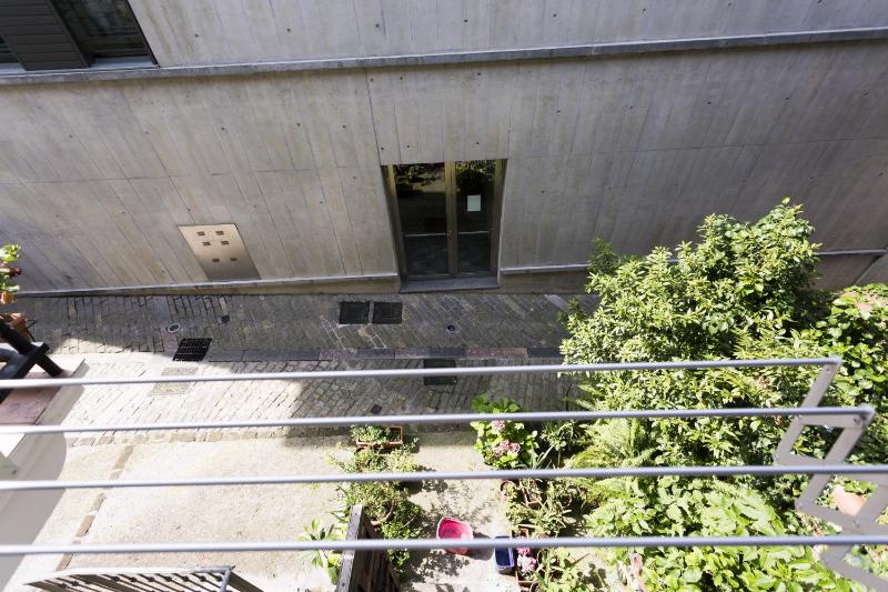 Studio Apartment image 3