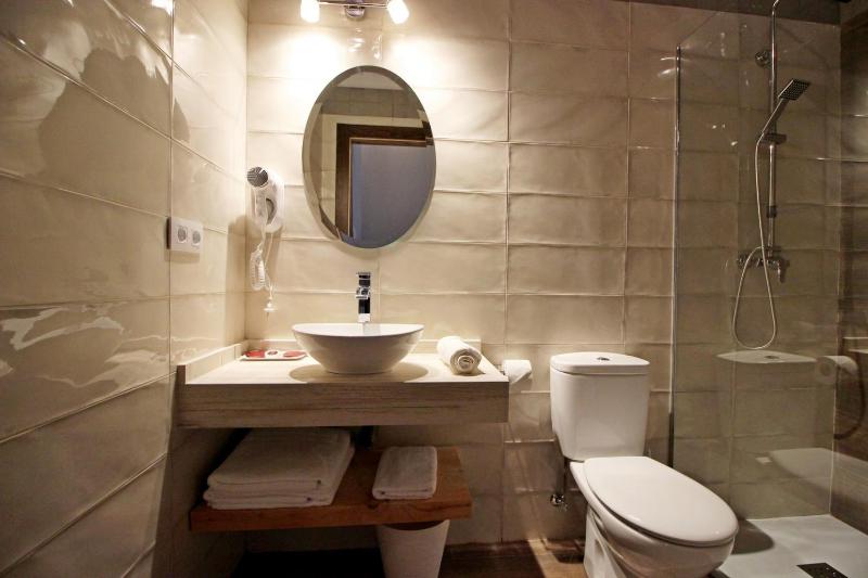 Double Room with Garden View image 3
