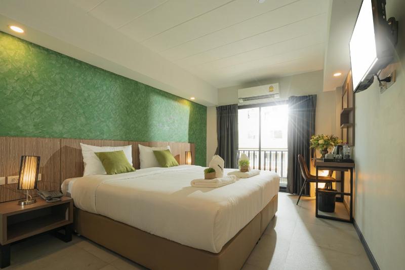 Deluxe Double Room image 1