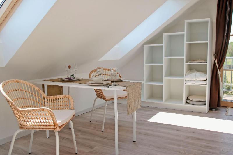 Deluxe Double Room with Balcony image 3