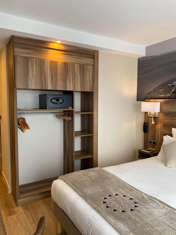 Double Room with Garden View image 3