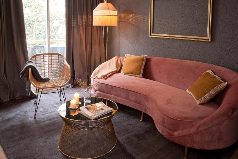 One-Bedroom Apartment image 1