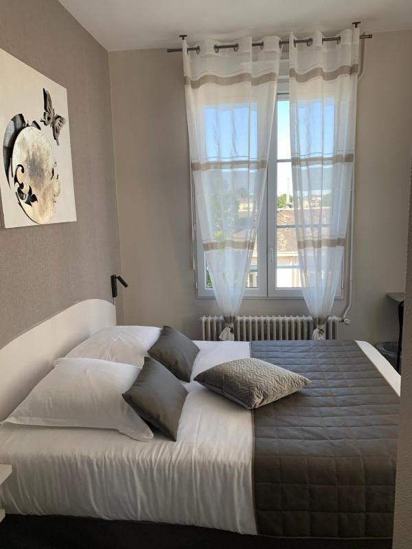 Double Room with Private Bathroom image 4