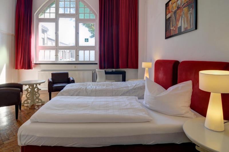 Double Room image 1