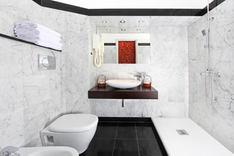 Superior Double Room image 2