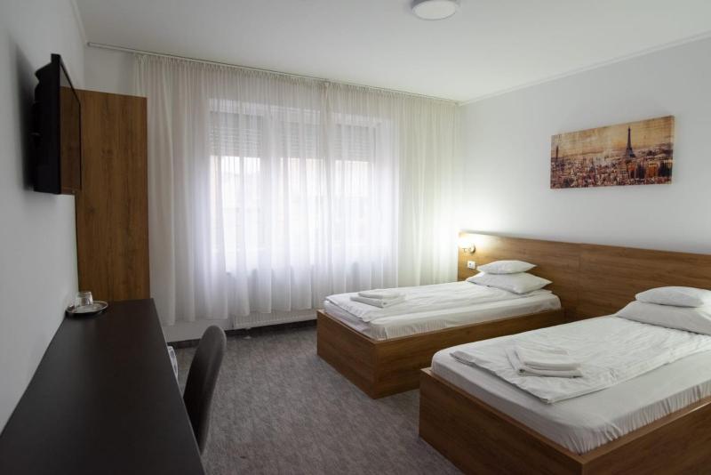 Carnival City Hotel Oradea - image 22