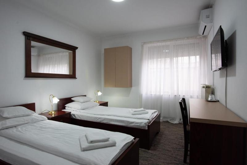 Carnival City Hotel Oradea - image 10