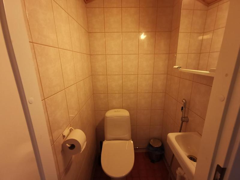 Two-Bedroom Cottage with Lake View  image 4