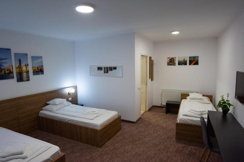 Carnival City Hotel Oradea - image 24