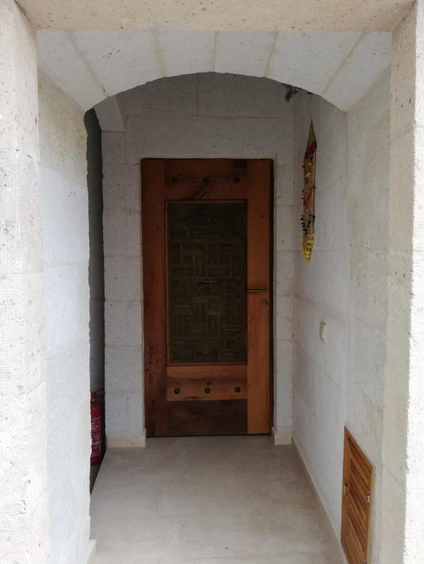 Twin Room with Mountain View image 4