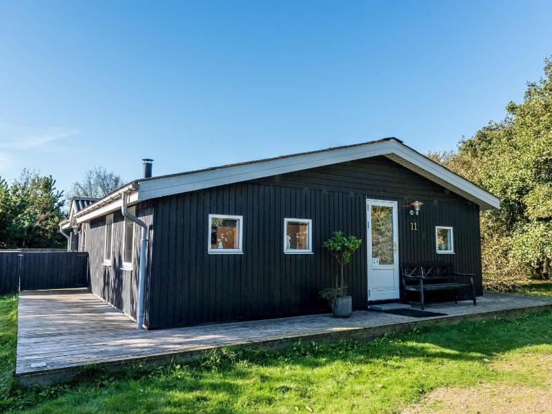 Three-Bedroom Holiday Home  image 1