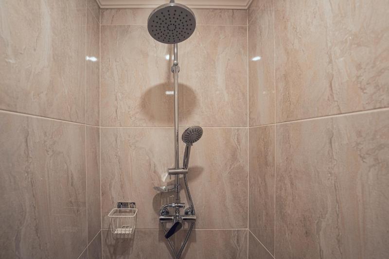 Deluxe King Room image 3