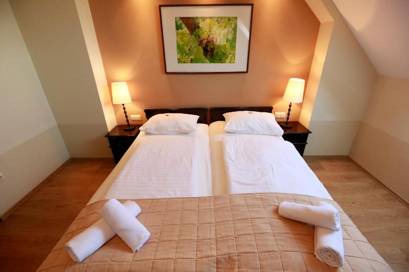 Standard Double or Twin Room with Balcony image 3
