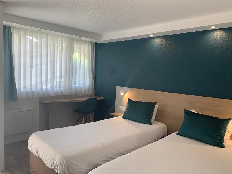 Twin Room image 3