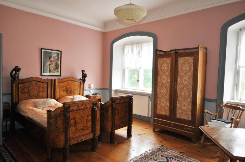 Suite with Garden View image 4