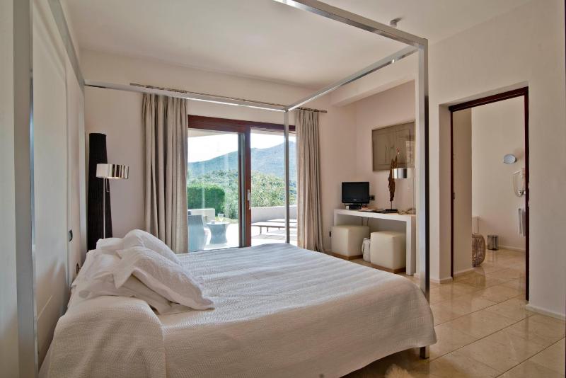 Superior Double Room with Mountain View image 4